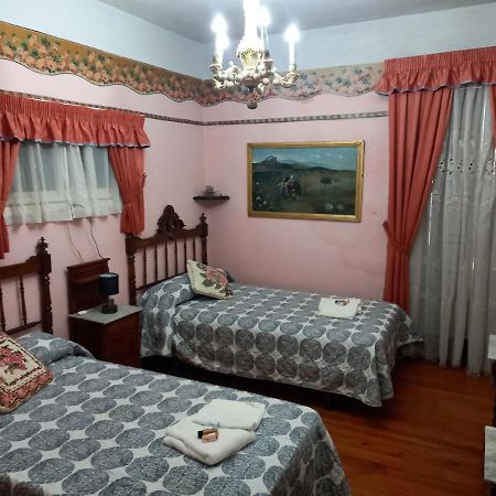 El Bordon De La Casa Batallon Sarria Eksteriør billede