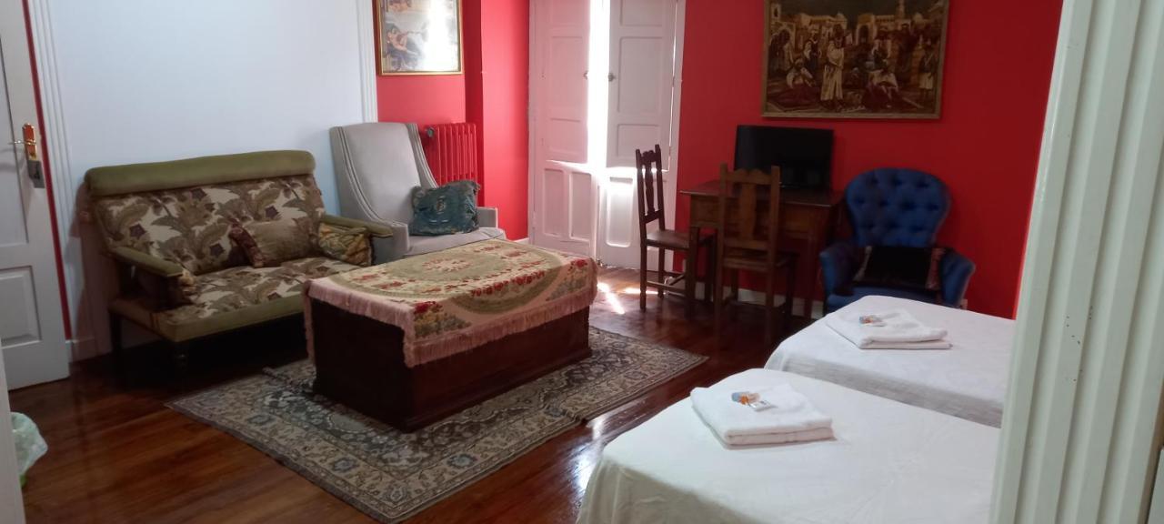 El Bordon De La Casa Batallon Sarria Eksteriør billede
