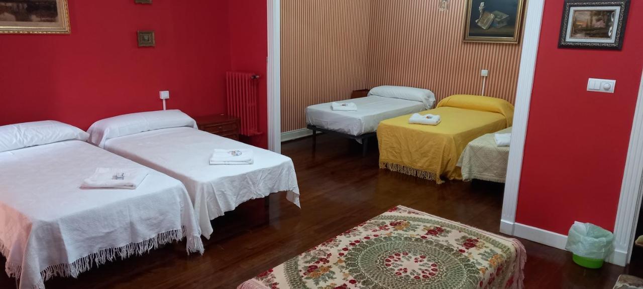 El Bordon De La Casa Batallon Sarria Eksteriør billede