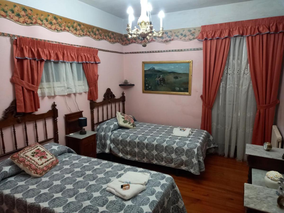 El Bordon De La Casa Batallon Sarria Eksteriør billede